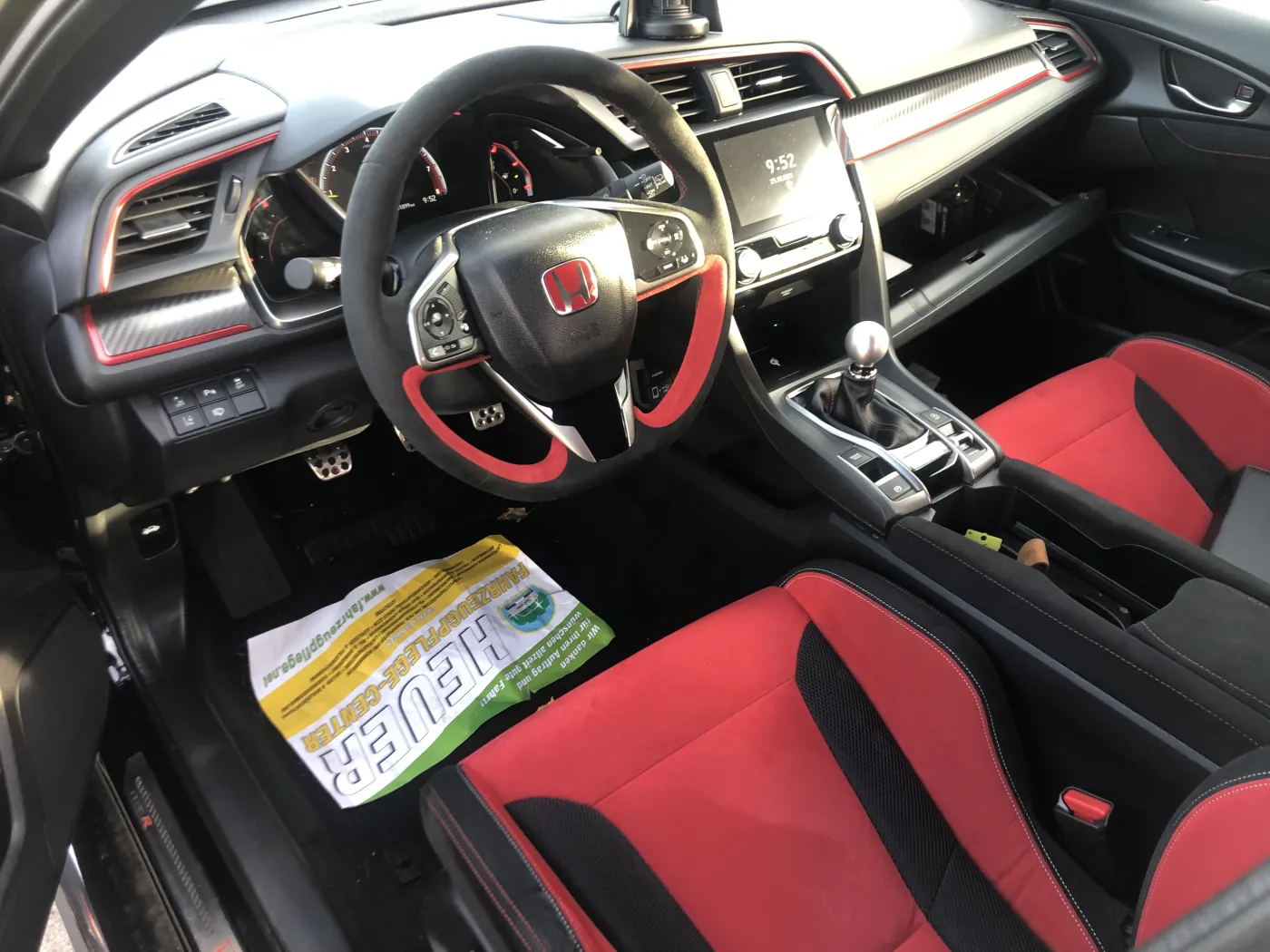 Interiér vozidla Honda Civic dovezeného z Nemecka cez MDPROFI, s. r. o.