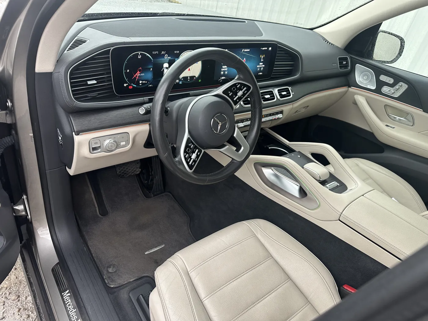 Interiér vozidla Mercedes-Benz GLS dovezeného z Nemecka cez MDPROFI, s. r. o.