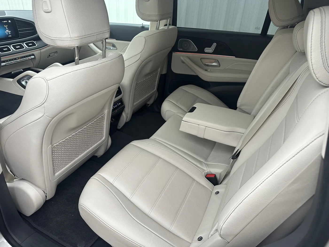 Interiér vozidla Mercedes-Benz GLS dovezeného z Nemecka cez MDPROFI, s. r. o.