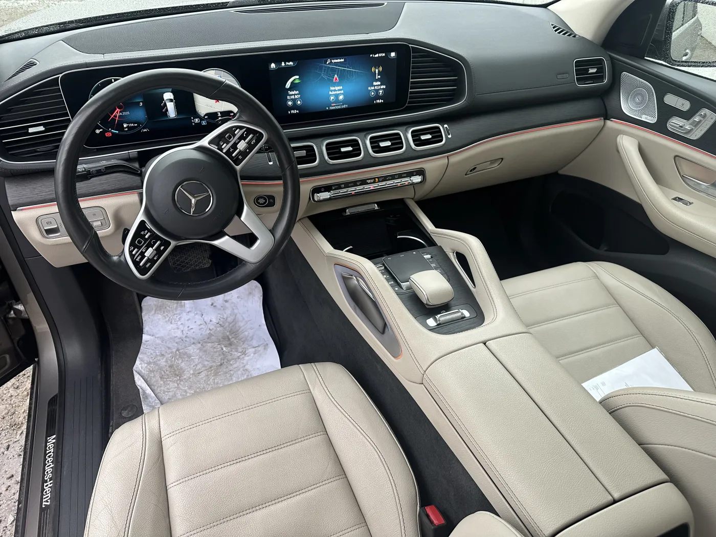 Interiér vozidla Mercedes-Benz GLS dovezeného z Nemecka cez MDPROFI, s. r. o.